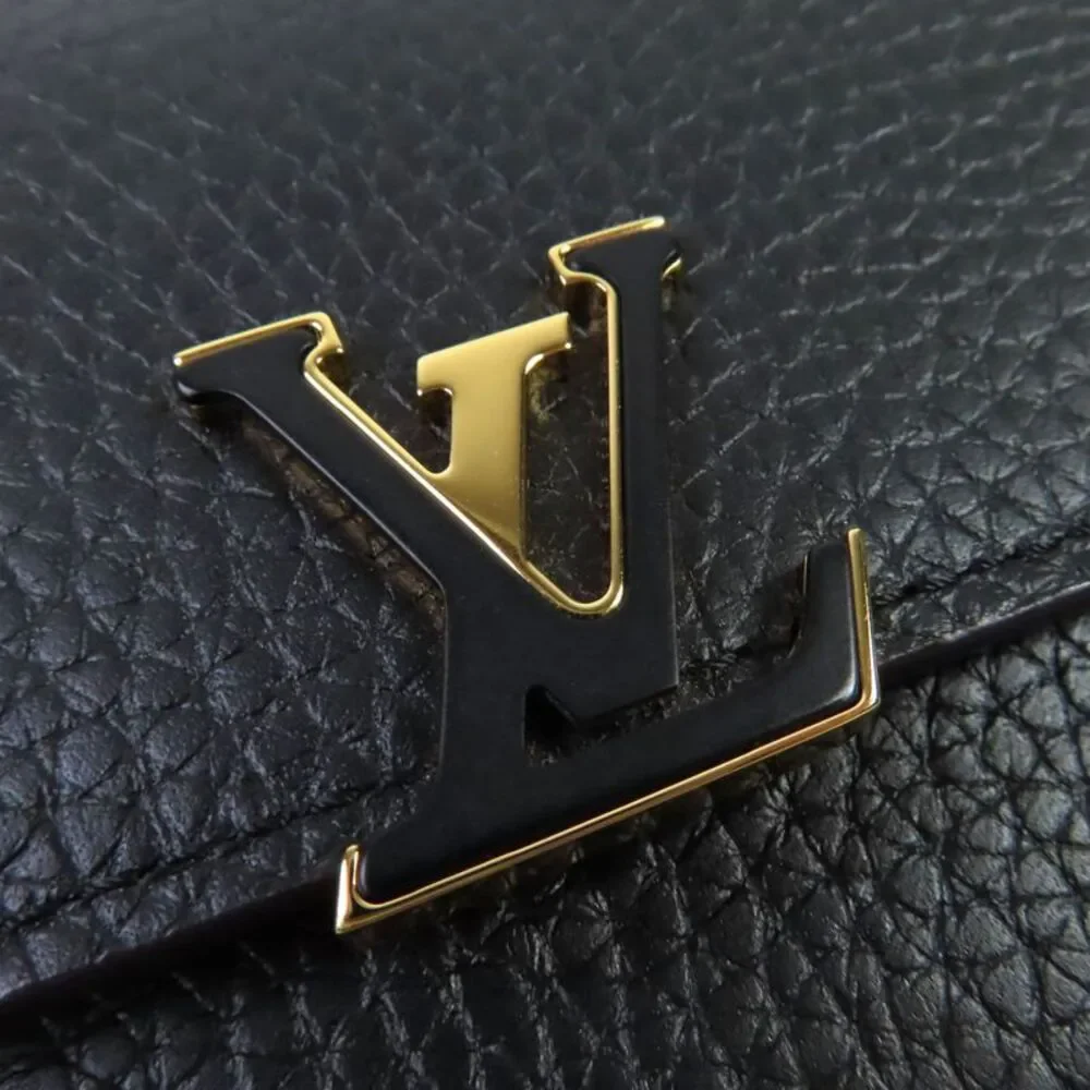 Louis Vuitton Portefeuille Compact Taurillon Clemence Bifold Wallet